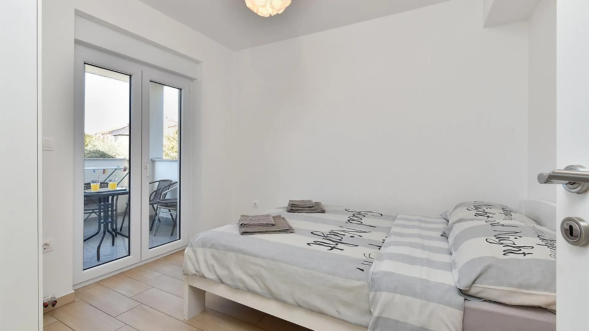 Apartments Stanko 2367 プーラ