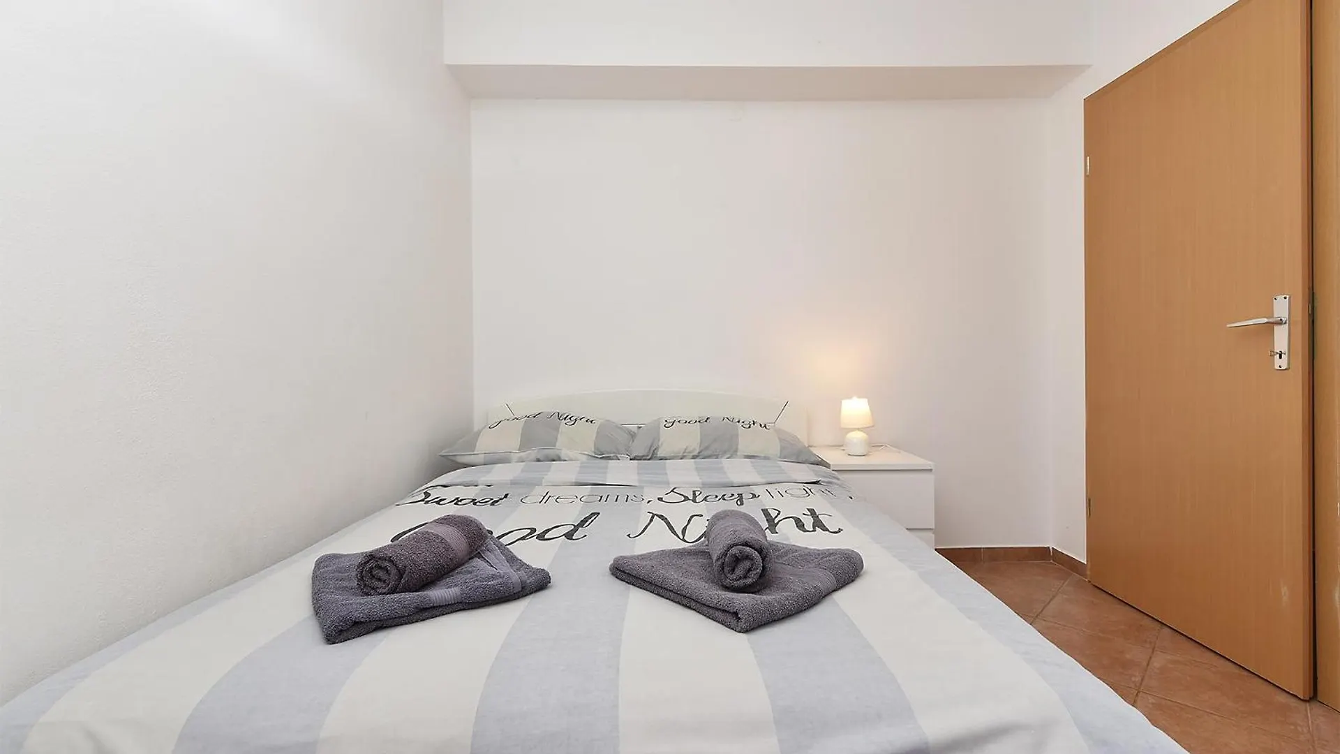 Apartments Stanko 2367 プーラ